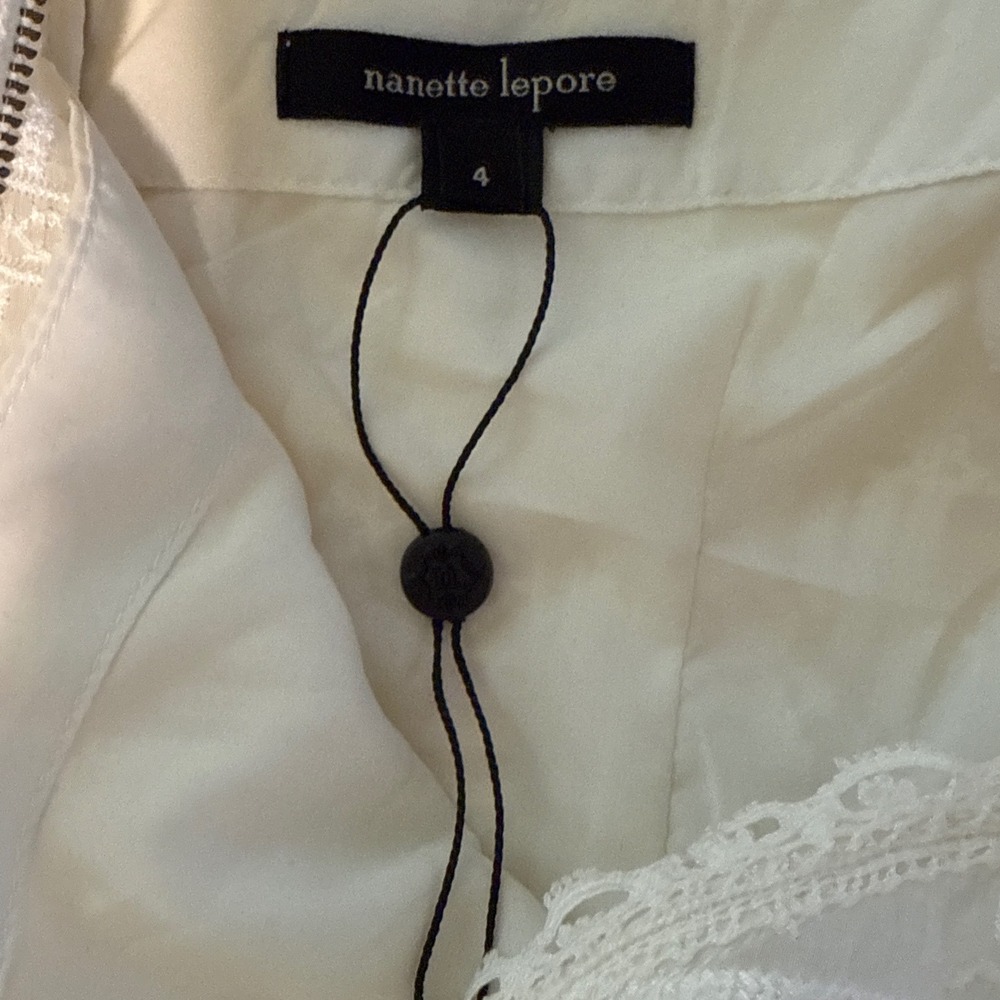 Nanette Lepore White Lace Bell Sleeve V Neck Button Up Blouse Top‎ Size 4 - Picture 5 of 7